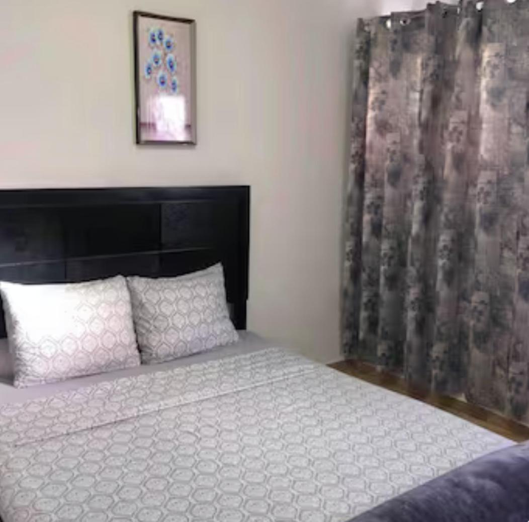 Genesis Apartments Палм Бич Экстерьер фото